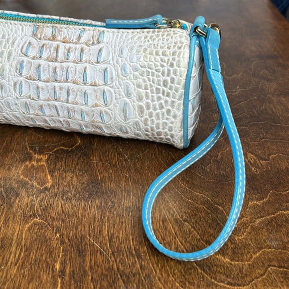 Dooney and Bourke clutch/wristlet - Picture 16 of 16